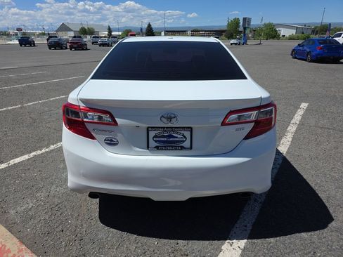 Used 2014 Toyota Camry SE w/ Leather Package FWD image 7