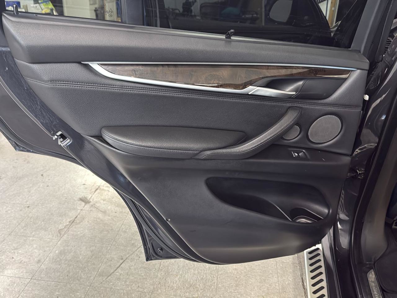 Used 2015 BMW X5 xDrive50i AWD/4WD image 37