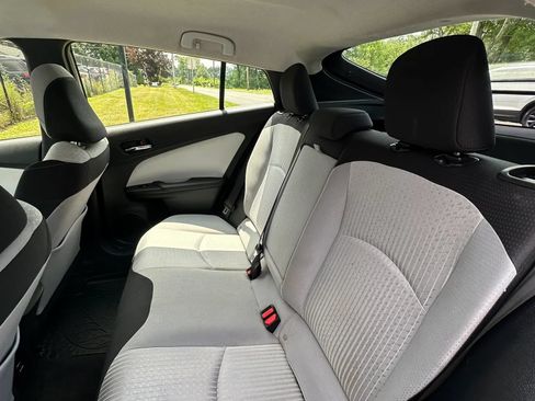 Used 2017 Toyota Prius Two w/ Prius Two Safety Plus Package FWD image 21