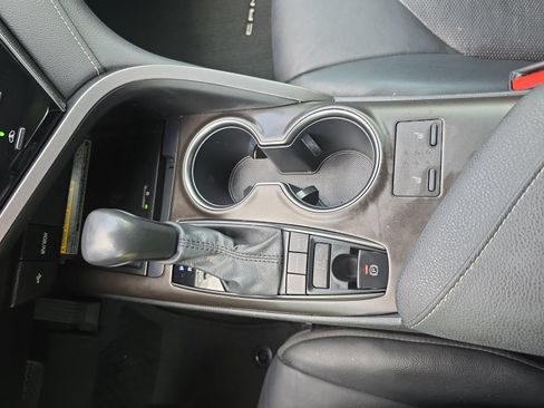Used 2021 Toyota Camry XSE FWD image 24