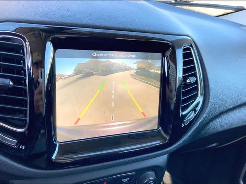 Used 2020 Jeep Compass Limited image 28