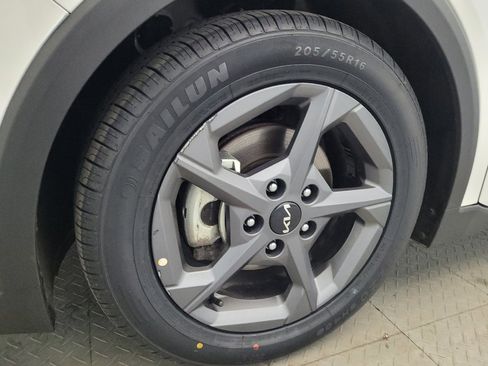 Used 2025 Kia K4 FWD image 31