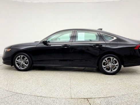 Used 2023 Honda Accord EX image 8