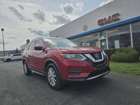 Used 2017 Nissan Rogue SV w/ Sun & Sound Touring Package image 1