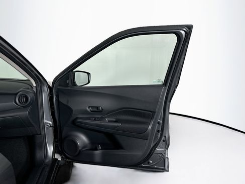 Used 2024 Nissan Kicks S image 29