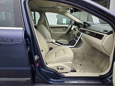 Used 2015 Volvo XC70 T6 Platinum image 12