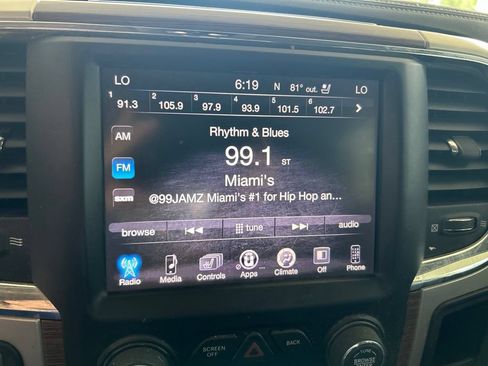 Used 2017 RAM 1500 Laramie AWD/4WD image 8