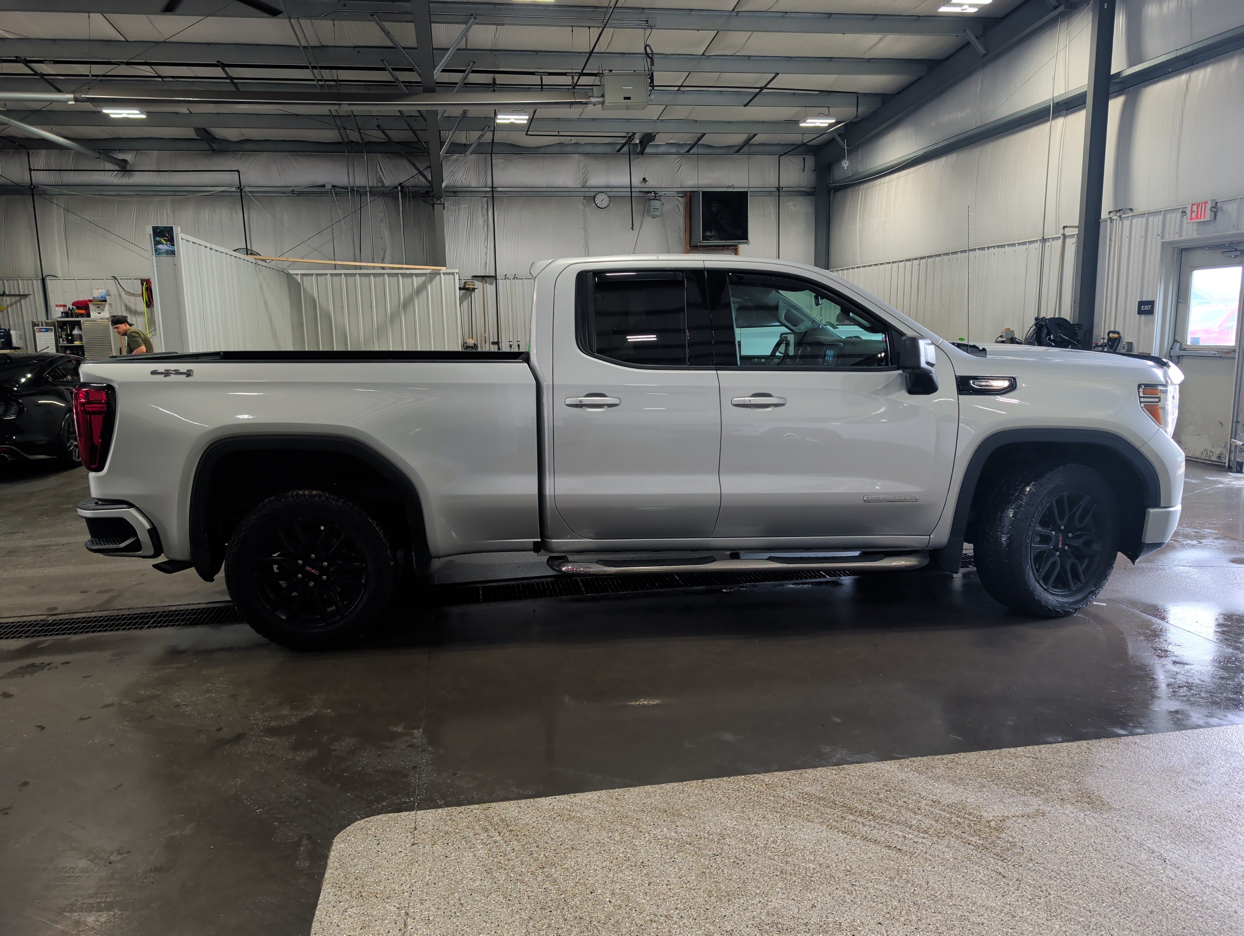 Used 2019 GMC Sierra 1500 Elevation w/ Elevation Value Package AWD/4WD image 2