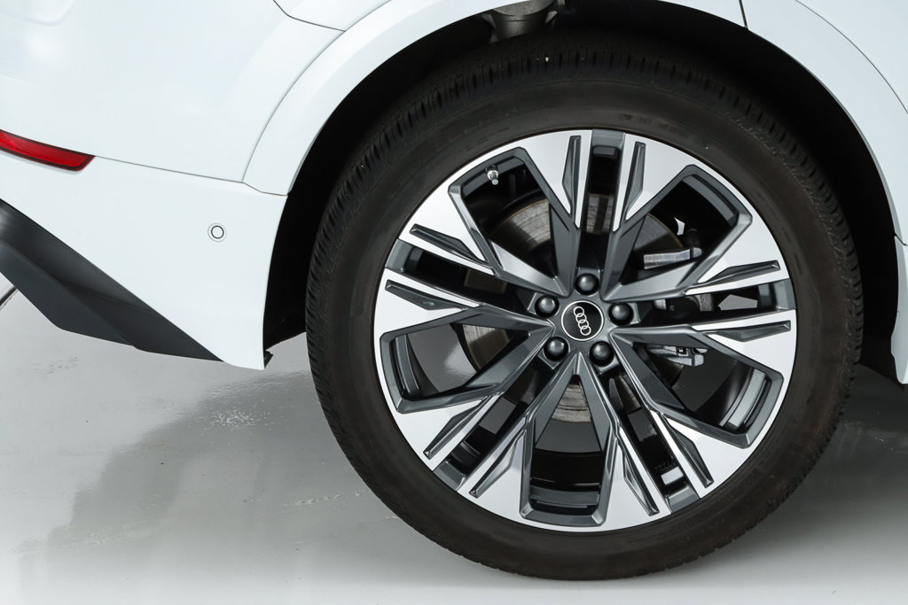 Used 2026 Audi Q8 Premium Plus AWD/4WD image 59