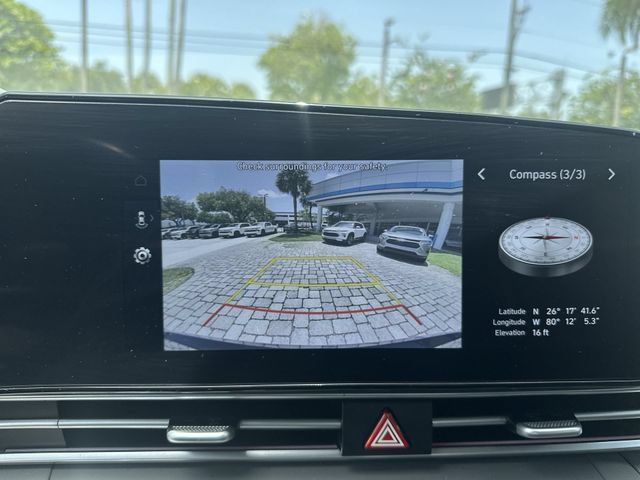 Used 2025 Hyundai Elantra SEL FWD image 24