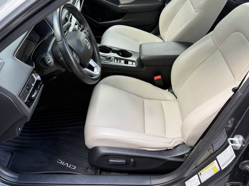 Used 2023 Honda Civic Touring image 15