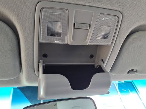 Used 2015 Hyundai Elantra SE image 19