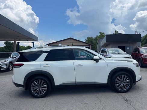 Used 2024 Nissan Pathfinder SL w/ SL Premium Package FWD image 5