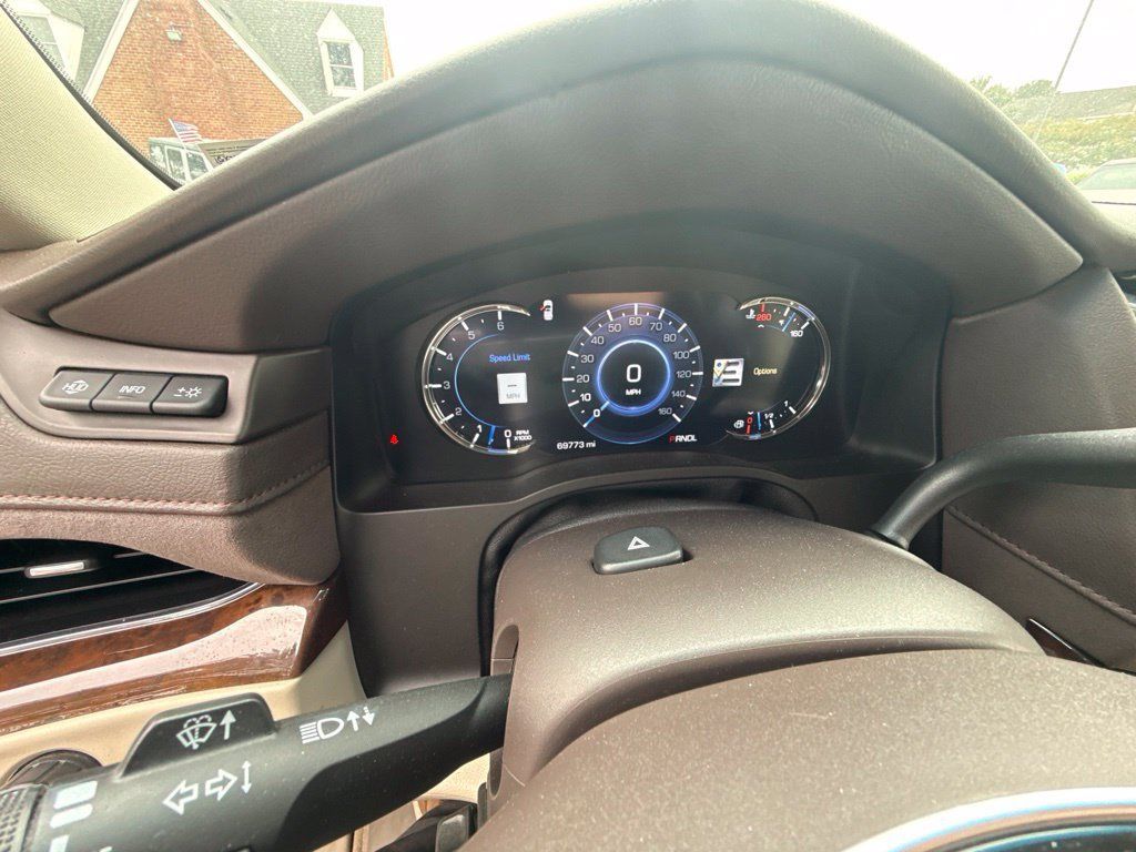 Used 2017 Cadillac Escalade Luxury AWD/4WD image 21