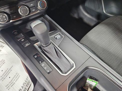 Certified 2025 Nissan Kicks S image 24