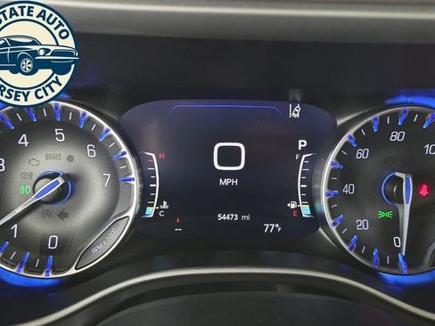 Used 2025 Chrysler Pacifica Select FWD image 11