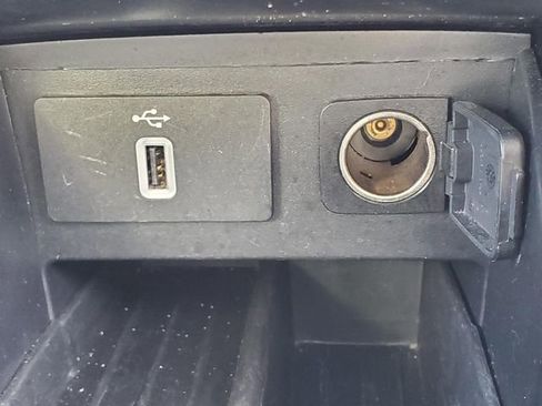 Used 2017 Ford Explorer Platinum image 31