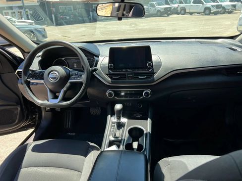 Used 2021 Nissan Altima 2.5 SV FWD image 12