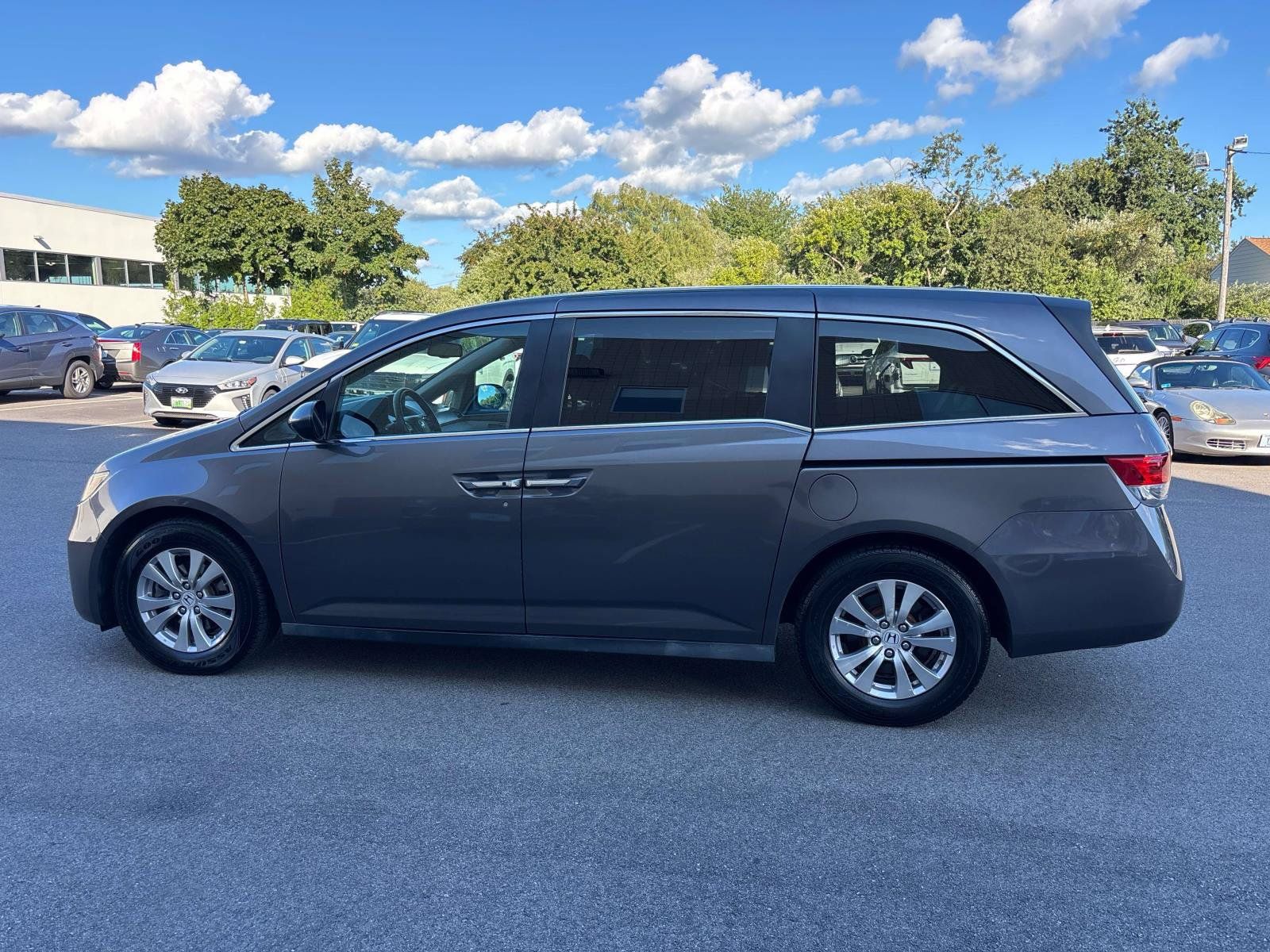 Used 2015 Honda Odyssey EX-L image 2