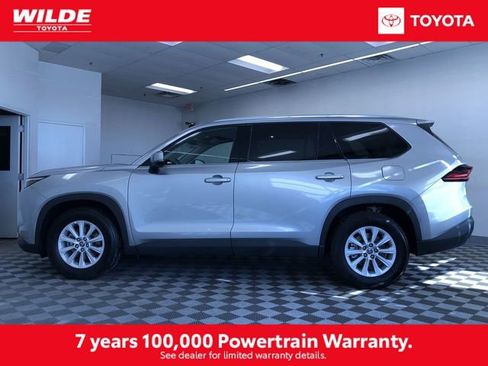 Certified 2025 Toyota Grand Highlander AWD image 3