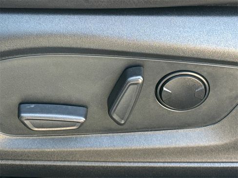 Used 2021 Ford Explorer XLT w/ Equipment Group 202A image 23