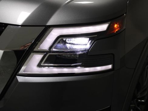 Used 2024 Nissan Armada Platinum w/ Captain's Chairs Package image 61