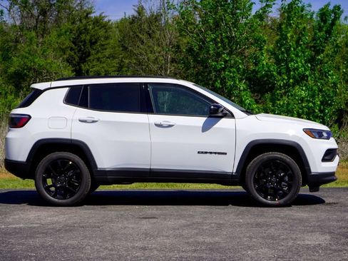 New 2026 Jeep Compass Latitude AWD/4WD image 5