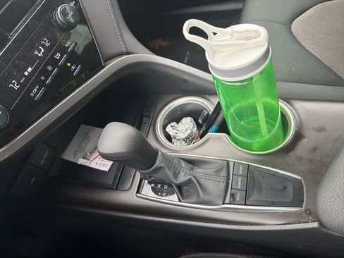 Used 2022 Toyota Camry LE w/ Convenience Package image 6