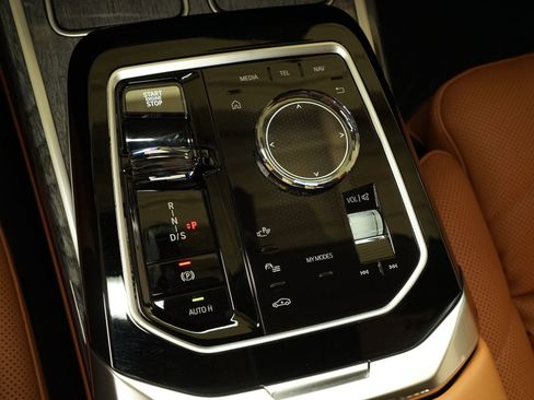 Used 2023 BMW 740i RWD image 14