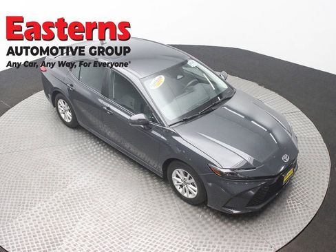 Used 2025 Toyota Camry LE FWD image 3