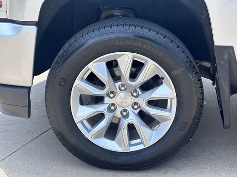Used 2018 Chevrolet Silverado 1500 LT w/ Texas Edition AWD/4WD image 9