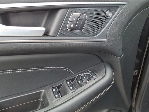 Used 2024 Ford Edge Titanium image 18