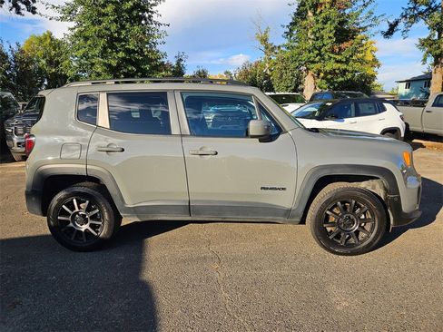 Certified 2021 Jeep Renegade Latitude w/ Luxury Group I image 8