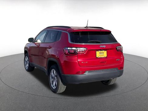 Used 2025 Jeep Compass Latitude AWD/4WD image 11