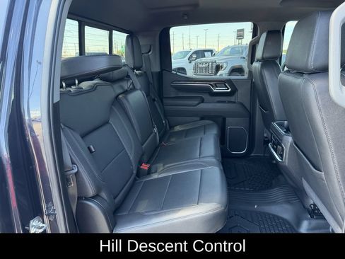Used 2025 GMC Sierra 1500 SLT AWD/4WD image 36