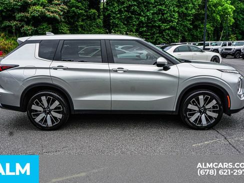 Used 2025 Mitsubishi Outlander SE FWD image 9