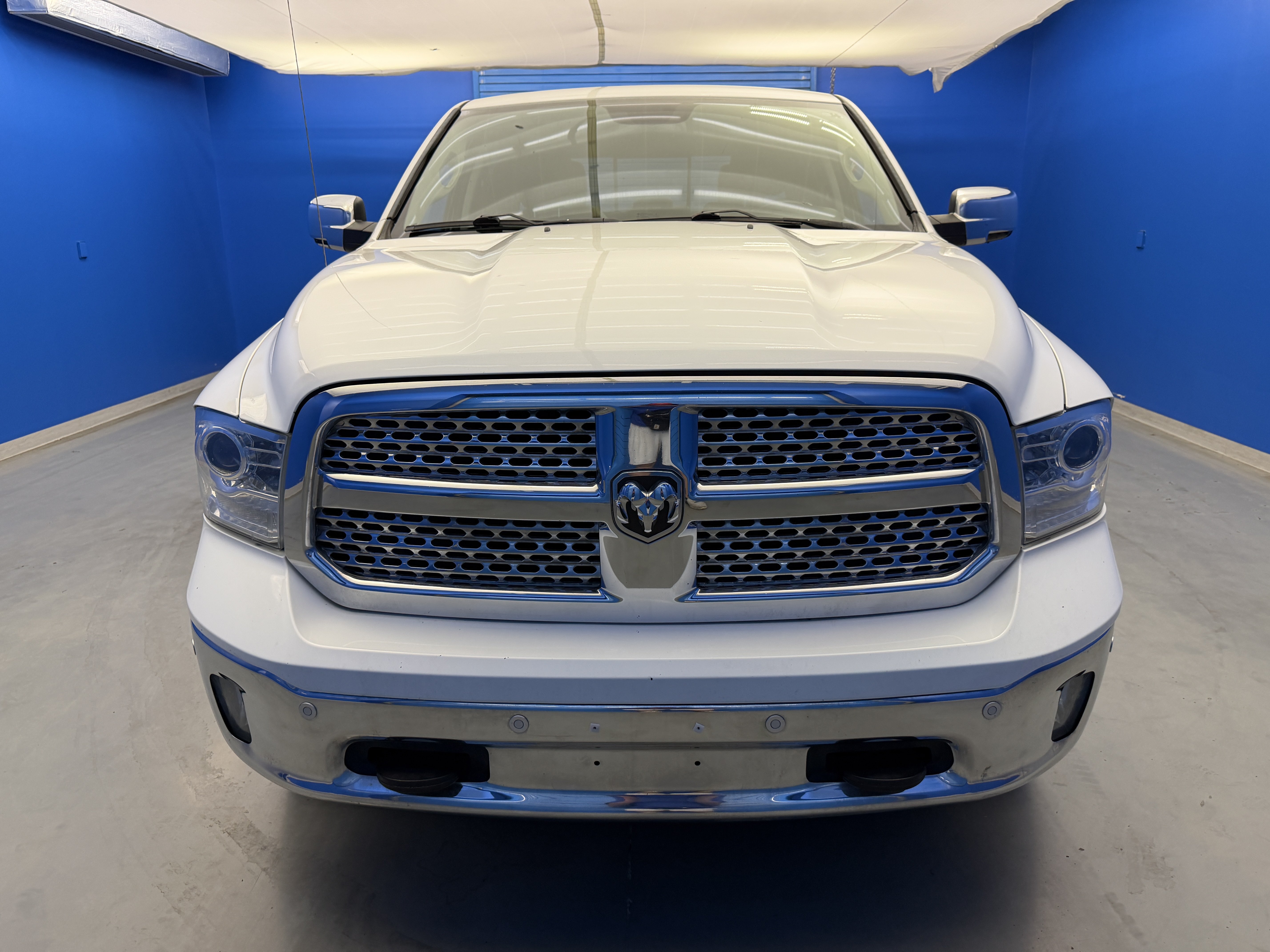 Used 2017 RAM 1500 Laramie w/ Convenience Group AWD/4WD image 3
