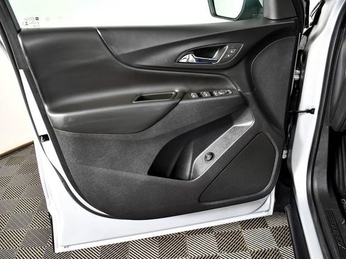 Used 2022 Chevrolet Equinox LT w/ Driver Convenience Package image 15