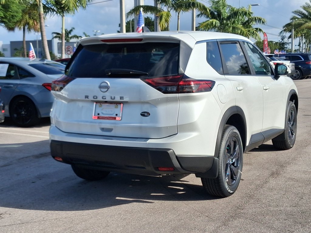 Used 2026 Nissan Rogue SV FWD image 6