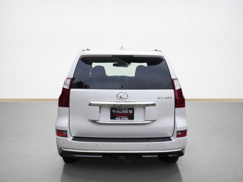 Used 2018 Lexus GX 460 image 4