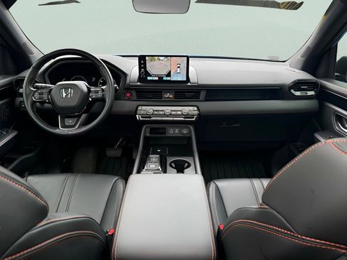 Certified 2023 Honda Pilot TrailSport image 9