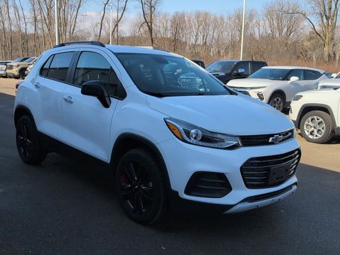 Used 2019 Chevrolet Trax LT w/ Redline Edition image 7