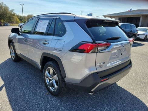Used 2019 Toyota RAV4 Limited image 12