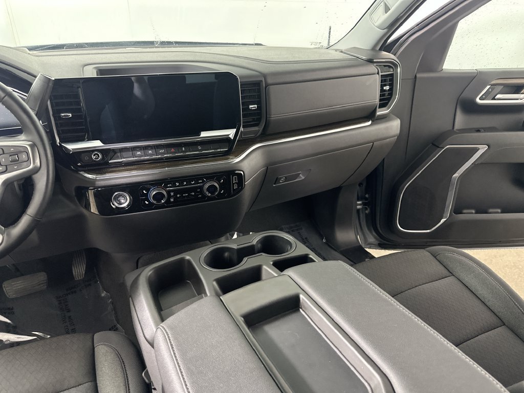 Used 2024 Chevrolet Silverado 1500 RST w/ Z71 Off-Road Package AWD/4WD image 21