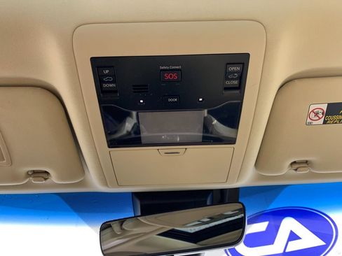 Used 2016 Lexus LX 570 4WD w/ Luxury Package image 29