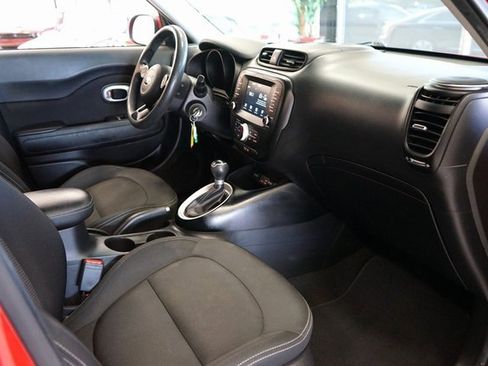 Used 2019 Kia Soul + image 38