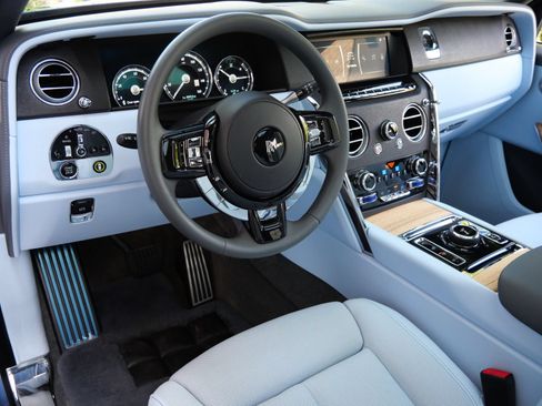 Used 2023 Rolls-Royce Cullinan w/ Cullinan Package AWD/4WD image 24