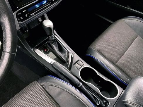 Used 2017 Toyota Corolla SE w/ Carpet Mat Package (TMS) image 17