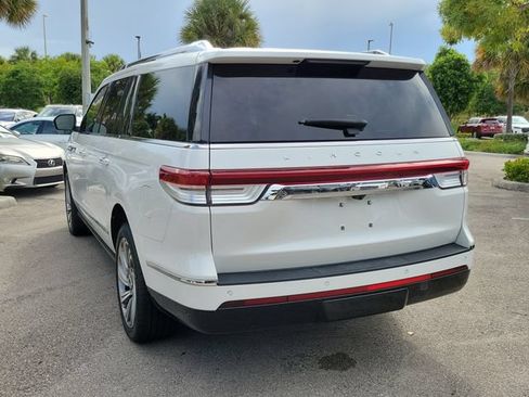 Certified 2022 Lincoln Navigator L Reserve RWD image 4