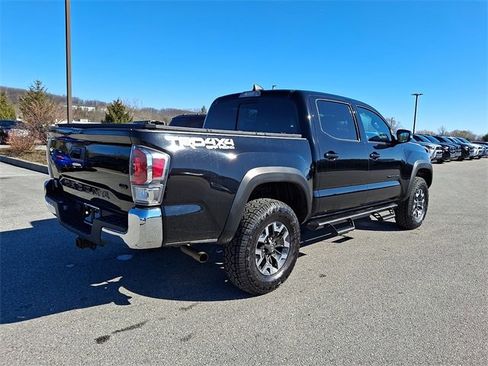 Used 2023 Toyota Tacoma TRD Off-Road image 6